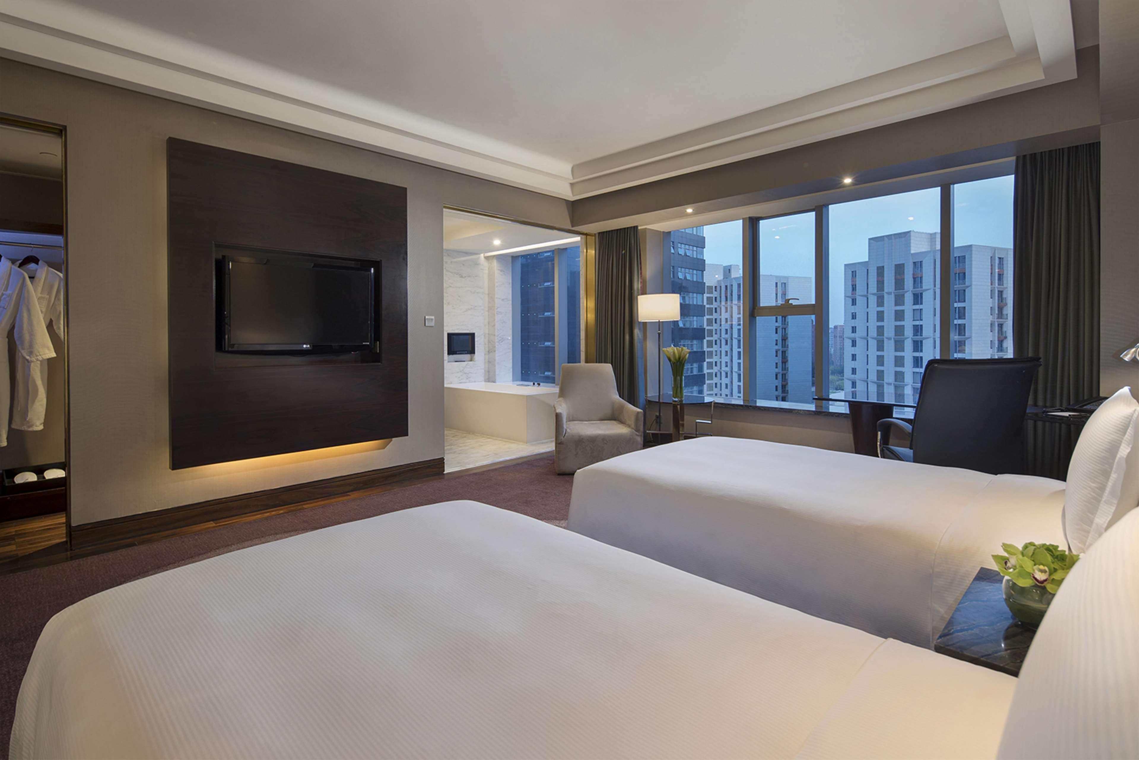 Hilton Shanghai Hongqiao Exterior foto