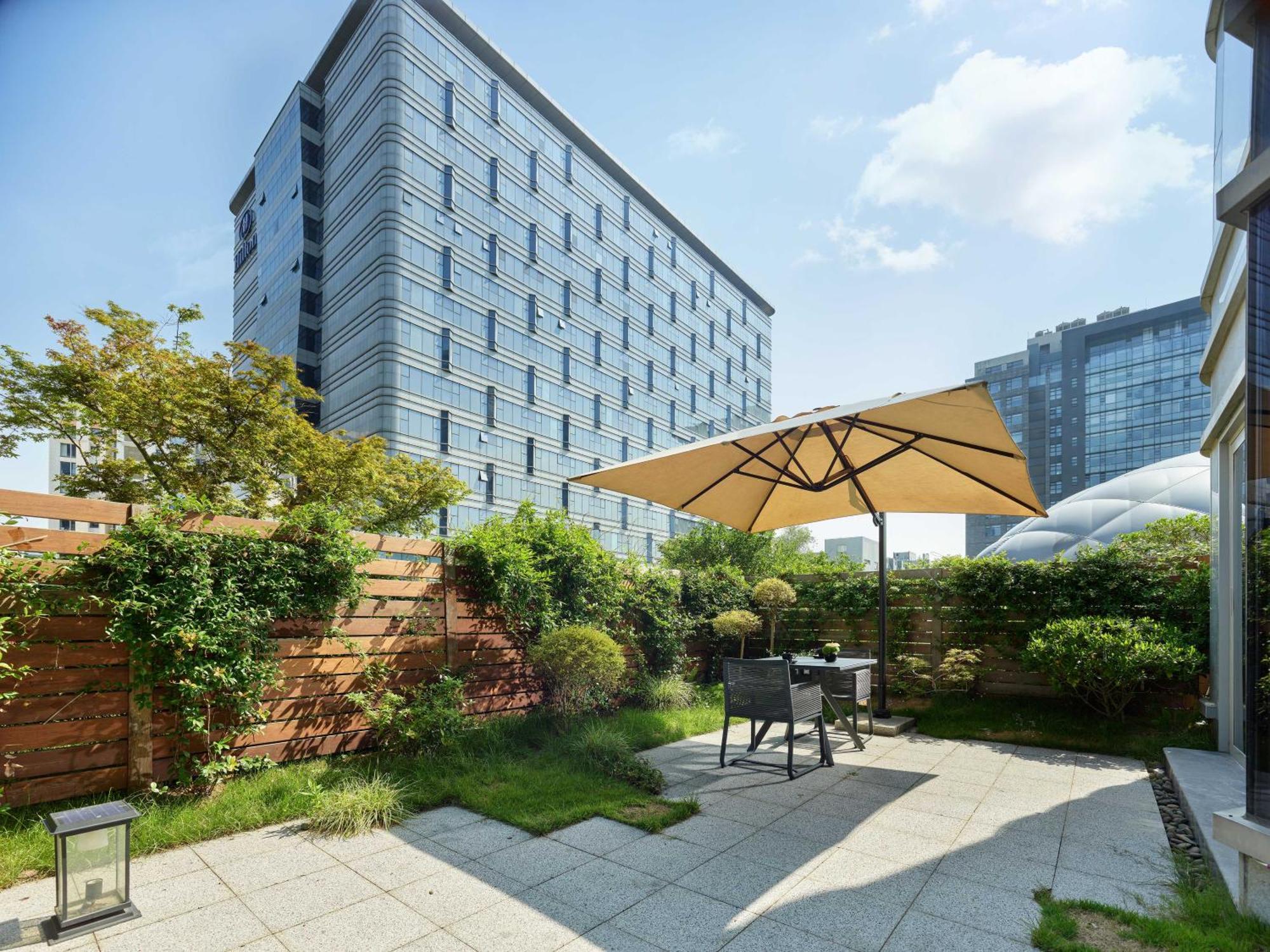 Hilton Shanghai Hongqiao Exterior foto